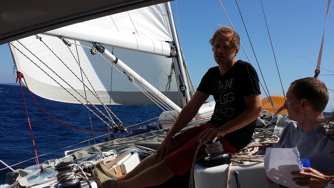 [Пономарев П.] 100 прибыльных действий (2015)_0.jpg